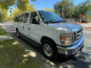 Ford Econoline 350 XLT (14+1)